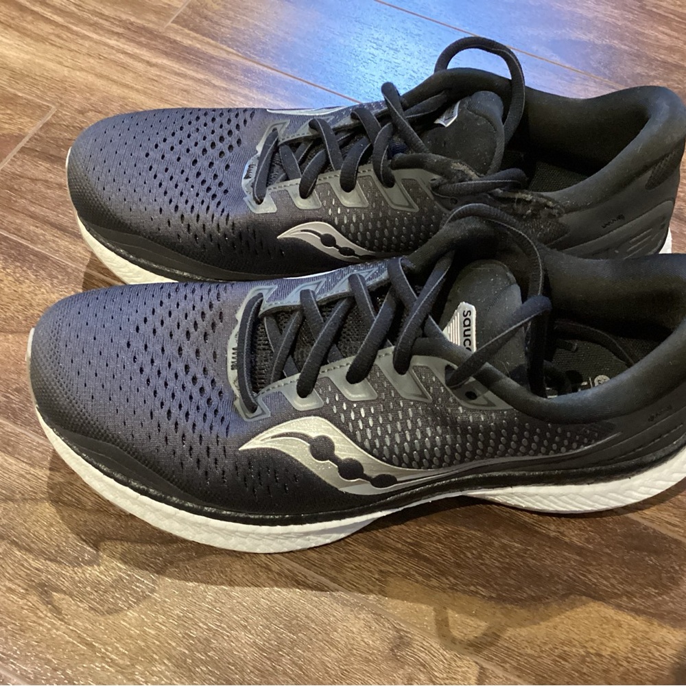 Saucony Men's Black and Gray Athletic Shoes